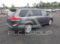 2013 Toyota SIENNA фото