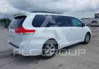 2013 Toyota SIENNA фото