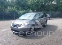 2013 Toyota SIENNA фото