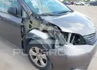 2013 Toyota SIENNA фото