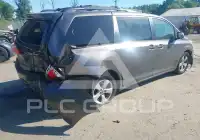 2013 Toyota SIENNA фото