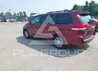 2013 Toyota SIENNA фото