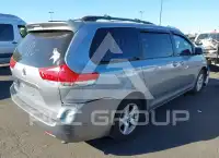 2013 Toyota SIENNA фото
