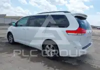 2013 Toyota SIENNA фото