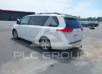 2013 Toyota SIENNA фото