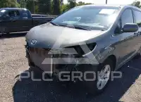 2013 Toyota SIENNA фото