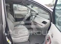 2013 Toyota SIENNA фото