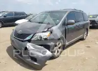 2013 Toyota SIENNA фото