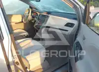 2013 Toyota SIENNA фото