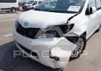 2013 Toyota SIENNA фото