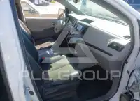 2013 Toyota SIENNA photo