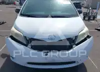 2013 Toyota SIENNA фото
