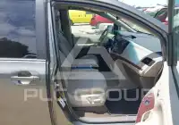2013 Toyota SIENNA photo
