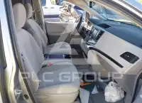 2013 Toyota SIENNA фото