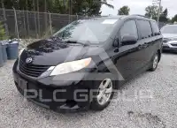 2013 Toyota SIENNA photo