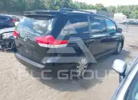 2013 Toyota SIENNA фото