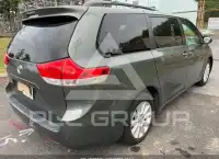 2013 Toyota SIENNA фото