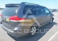 2013 Toyota SIENNA фото