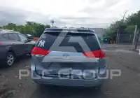 2013 Toyota SIENNA фото