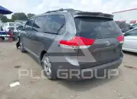 2013 Toyota SIENNA фото