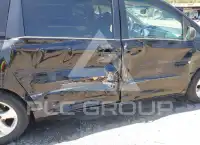 2013 Toyota SIENNA photo