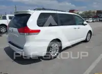 2013 Toyota SIENNA фото