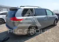 2013 Toyota SIENNA фото