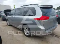 2013 Toyota SIENNA фото