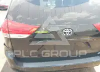 2013 Toyota SIENNA photo