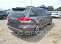 2013 Toyota SIENNA фото