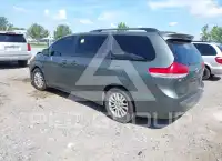 2013 Toyota SIENNA фото