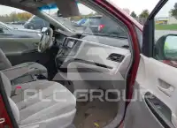 2013 Toyota SIENNA фото