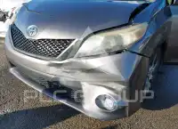 2013 Toyota SIENNA photo