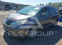 2013 Toyota SIENNA photo