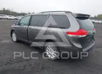 2013 Toyota SIENNA фото