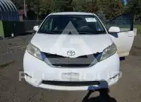 2013 Toyota SIENNA photo