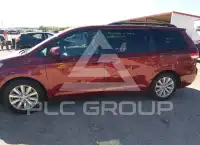 2013 Toyota SIENNA фото