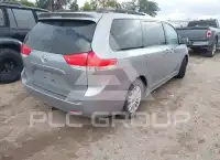 2013 Toyota SIENNA фото
