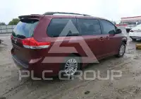 2013 Toyota SIENNA фото