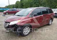 2013 Toyota SIENNA фото