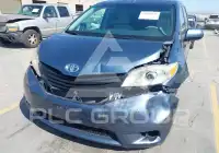 2013 Toyota SIENNA фото
