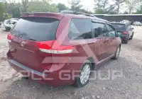 2013 Toyota SIENNA photo