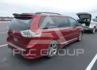 2013 Toyota SIENNA photo