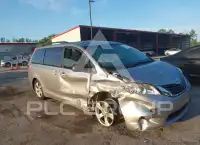 2013 Toyota SIENNA фото