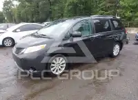 2013 Toyota SIENNA фото