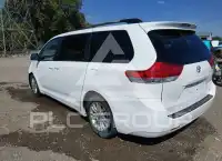 2013 Toyota SIENNA фото