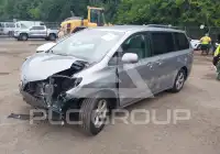 2013 Toyota SIENNA фото