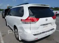 2013 Toyota SIENNA фото