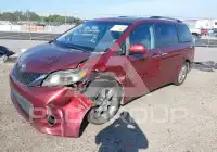 2013 Toyota SIENNA фото