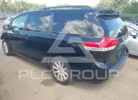 2013 Toyota SIENNA фото
